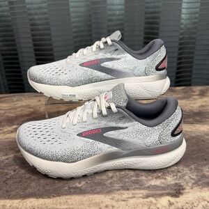 Brooks Women's Gray and Pink Athletic Shoes 7.5